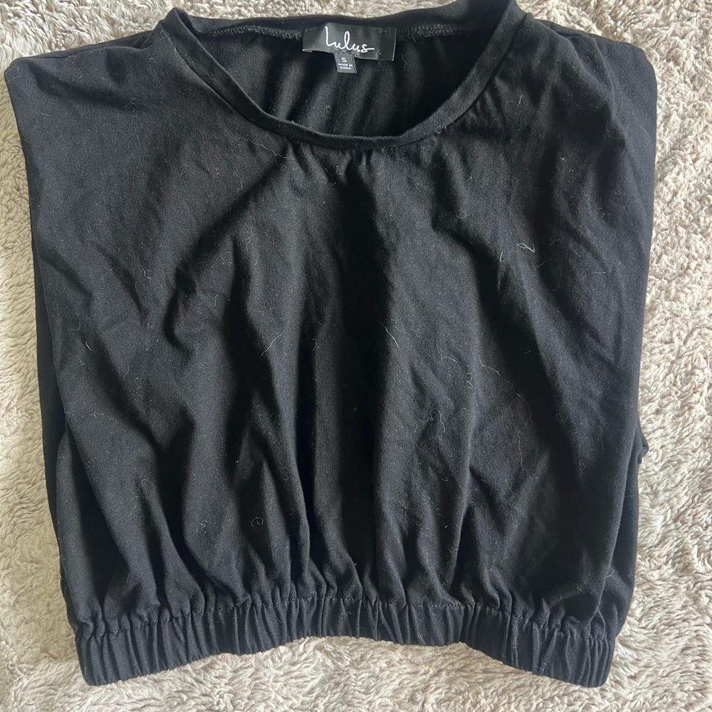 Lulu’s cropped boxy black shirt with shoulder pads sz small